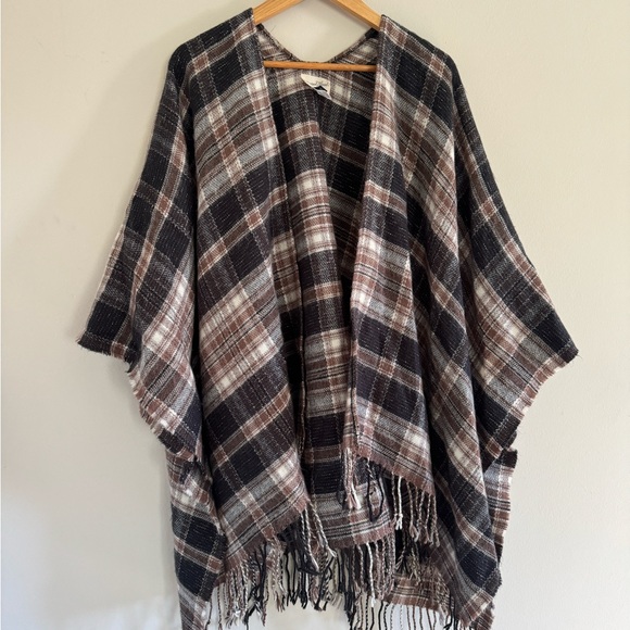 Universal Threads Shaw - Picture 1 of 3